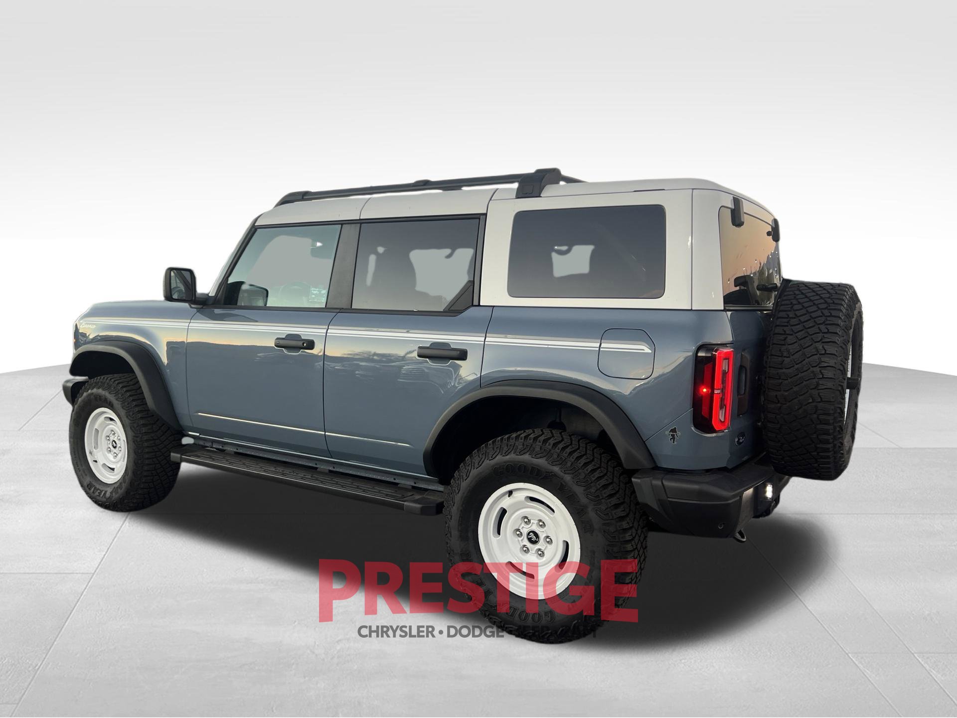 Used 2023 Ford Bronco Heritage Edition AWD/4WD image 8