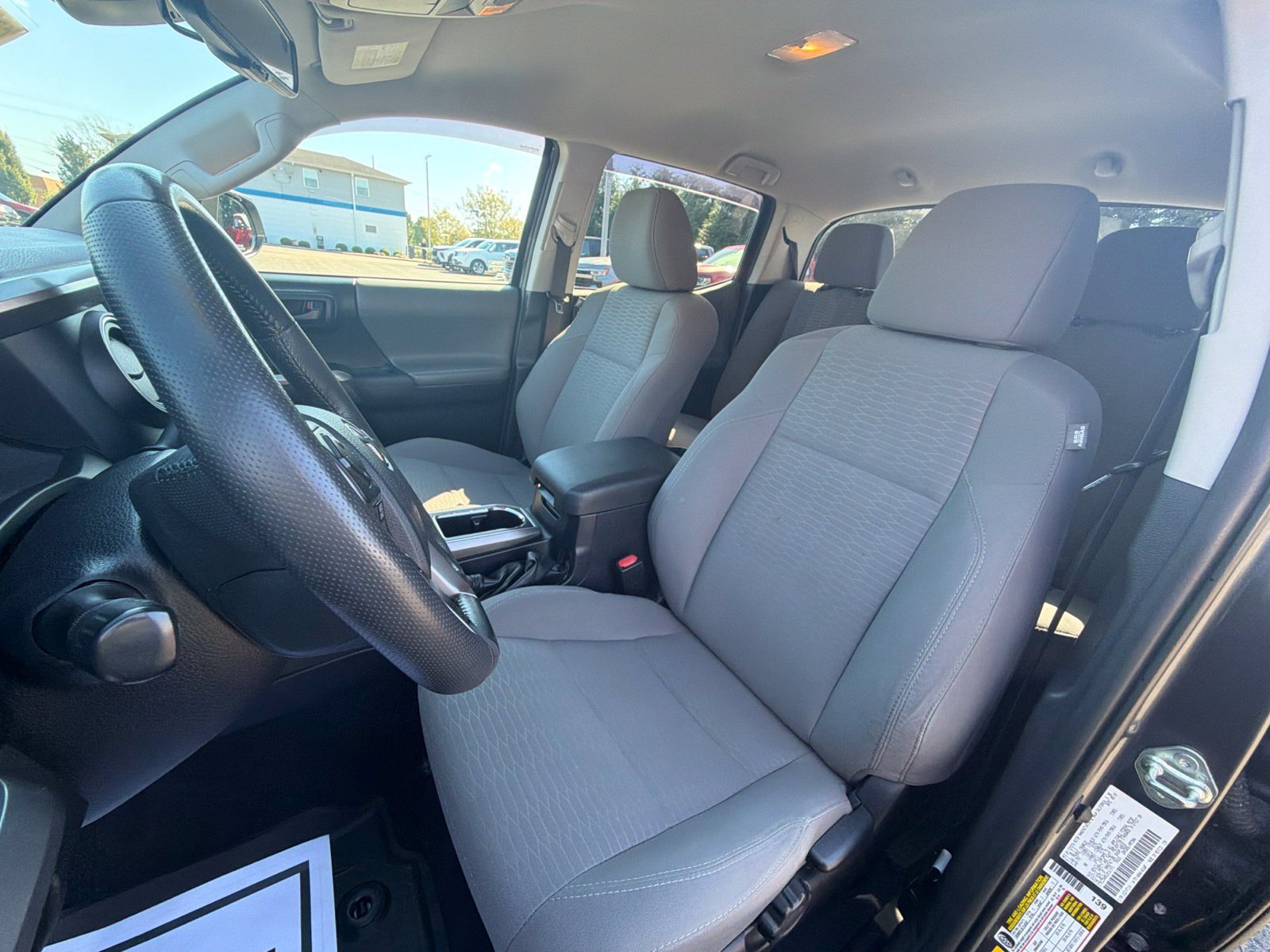 Used 2018 Toyota Tacoma SR5 AWD/4WD image 21