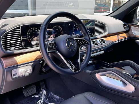 Used 2025 Mercedes-Benz GLE 350 4MATIC image 13