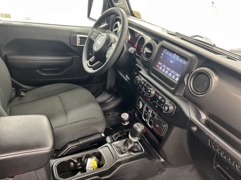 Used 2023 Jeep Wrangler Willys image 23
