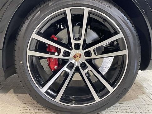 New 2026 Porsche Cayenne S image 13