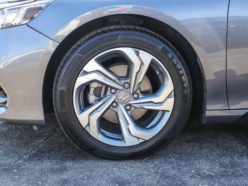 Used 2020 Honda Accord EX image 9