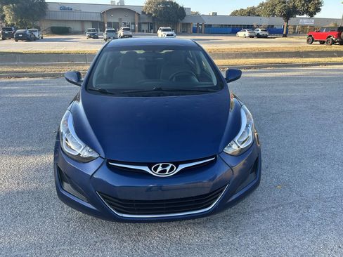 Used 2015 Hyundai Elantra SE image 2