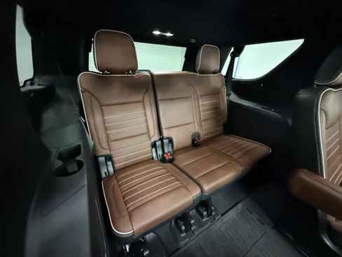 Used 2023 GMC Yukon Denali Ultimate image 25