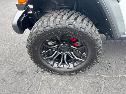 Used 2024 Jeep Wrangler Unlimited Rubicon image 12