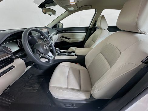 Used 2023 Nissan Altima 2.5 SV FWD image 13