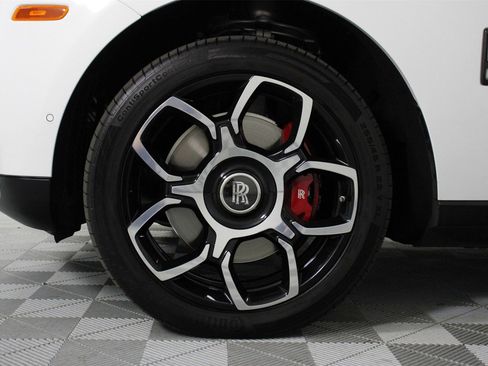 Certified 2024 Rolls-Royce Cullinan Black Badge image 14