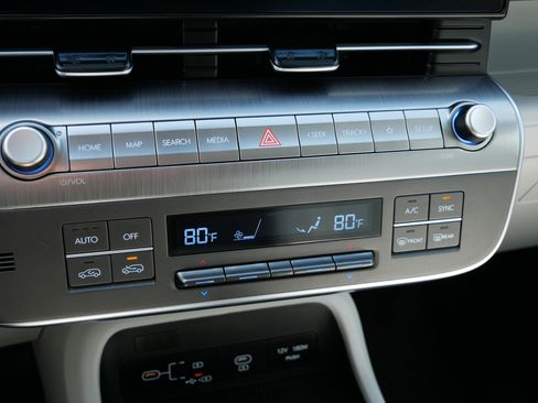 Certified 2024 Hyundai Kona SEL AWD/4WD image 22