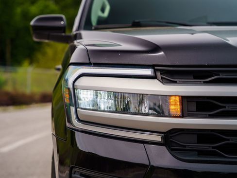 Used 2024 Ford Expedition XLT AWD/4WD image 10