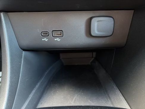 Used 2024 Buick Encore GX Sport Touring image 19