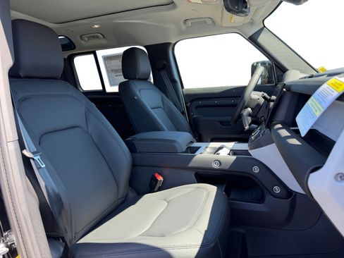 New 2026 Land Rover Defender 110 S AWD/4WD image 22