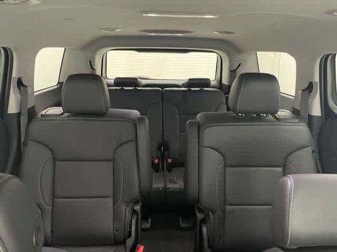 Used 2023 GMC Acadia SLT w/ Elevation Edition AWD/4WD image 13