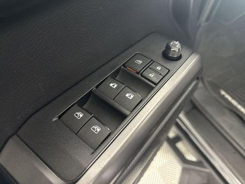 Used 2021 Toyota Tacoma TRD Off-Road image 19