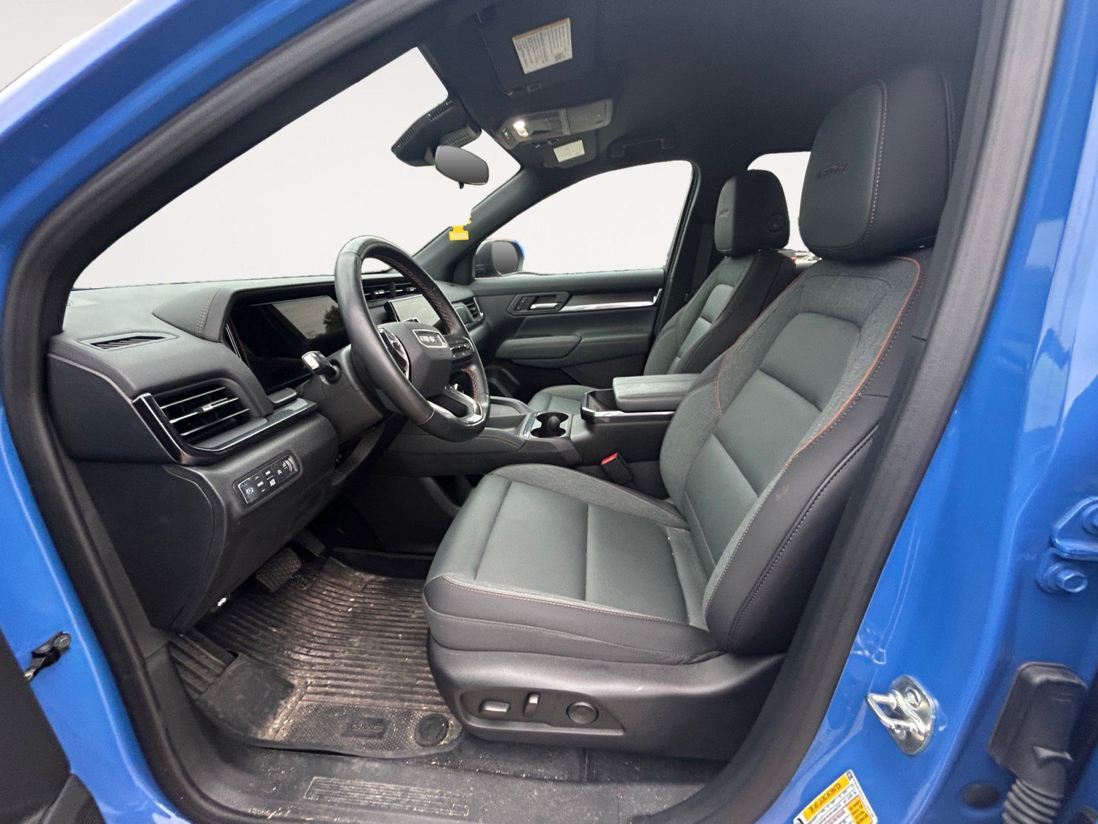 Used 2026 GMC Terrain AT4 w/ LPO, Floor Liner Package AWD/4WD image 9