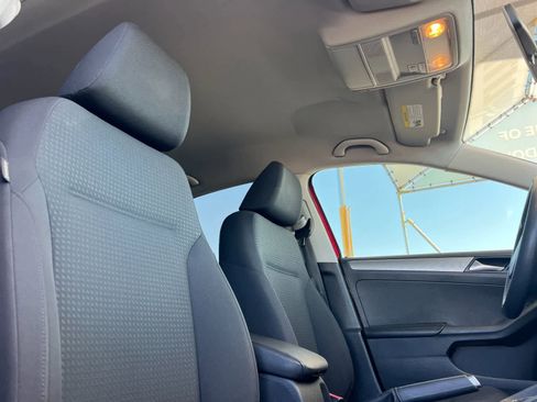 Used 2015 Volkswagen Jetta SE image 17