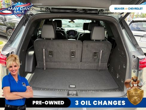 Used 2023 Chevrolet Traverse LT w/ LPO, Floor Liner Package FWD image 11