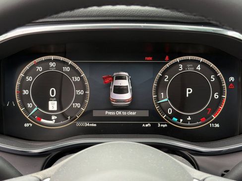 Used 2024 Jaguar XF R-Dynamic SE AWD/4WD image 17