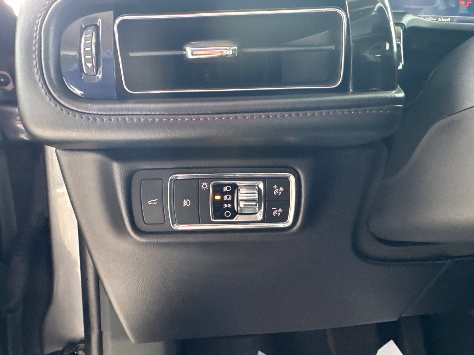 Used 2021 Lincoln Aviator Reserve AWD/4WD image 23