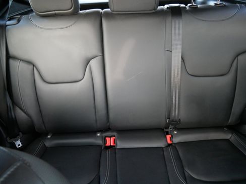 Used 2023 Jeep Renegade Limited image 13