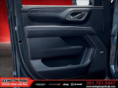 Used 2021 GMC Yukon SLT w/ SLT Premium Package AWD/4WD image 19