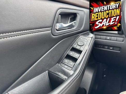 Used 2023 Nissan Rogue SV w/ SV Premium B Package AWD/4WD image 13