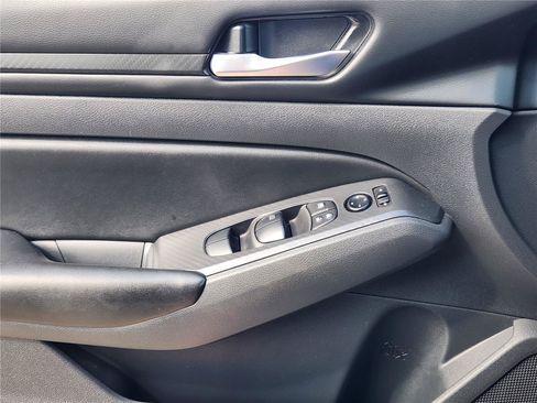 Used 2022 Nissan Altima 2.5 S FWD image 17