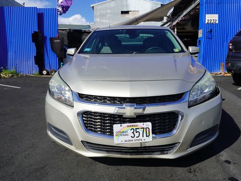 Used 2015 Chevrolet Malibu LT w/ Power Convenience Package image 2