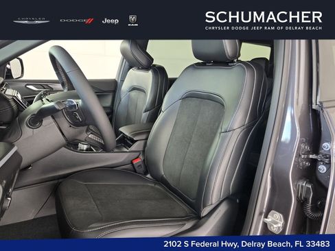 New 2025 Jeep Grand Cherokee L Laredo RWD image 6