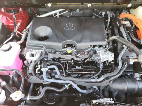 Certified 2025 Toyota RAV4 LE image 26