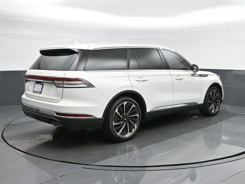 Used 2020 Lincoln Aviator Reserve w/ Equipment Group 202A image 7