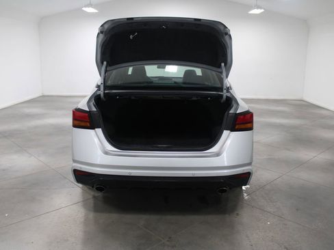 Used 2024 Nissan Altima 2.5 SR image 14