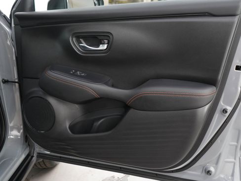 Used 2025 Honda HR-V Sport image 9
