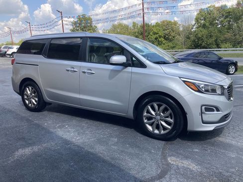 Used 2019 Kia Sedona EX image 5