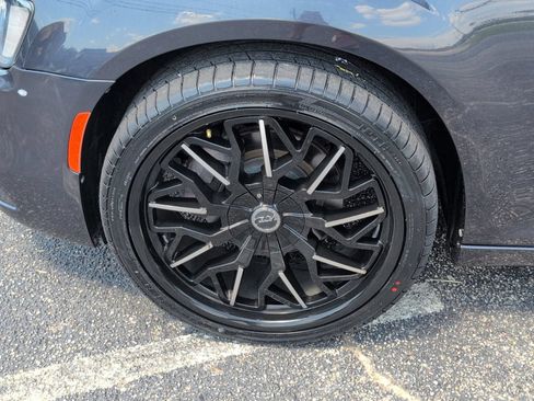 Used 2019 Chrysler 300 S AWD/4WD image 11