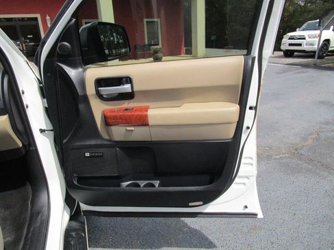 Used 2018 Toyota Sequoia Platinum image 35