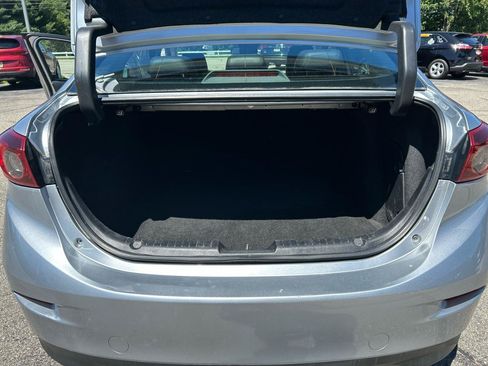 Used 2018 MAZDA MAZDA3 Touring FWD image 20