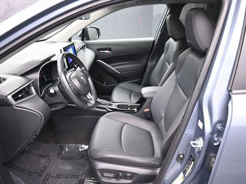 Certified 2023 Toyota Corolla Cross XLE image 19