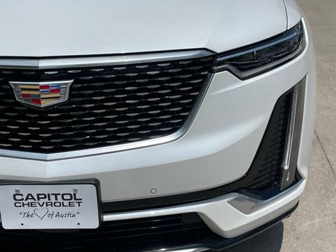 Used 2024 Cadillac XT6 Premium Luxury w/ Technology Package FWD image 10