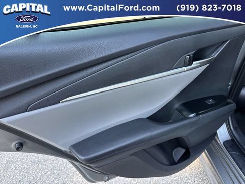 Used 2025 Toyota Camry SE FWD image 17