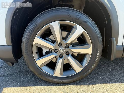 Used 2023 Honda Pilot Touring image 12