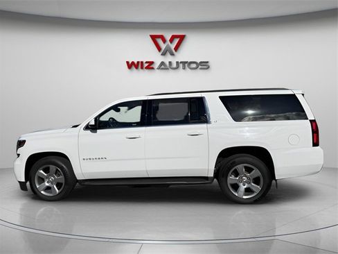 Used 2020 Chevrolet Suburban LT w/ Luxury Package image 8