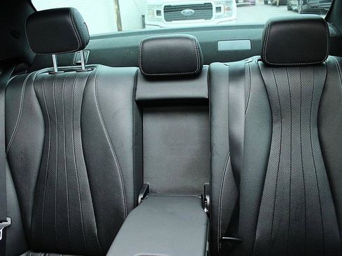 Used 2018 Mercedes-Benz E 300 image 9