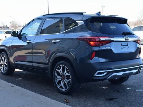 Used 2021 Kia Seltos SX w/ SX Sunroof Package image 10