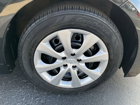 Used 2020 Toyota Corolla LE image 21