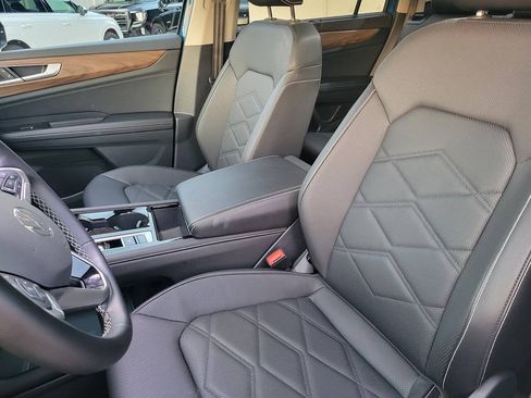 Used 2026 Volkswagen Atlas SE FWD image 15