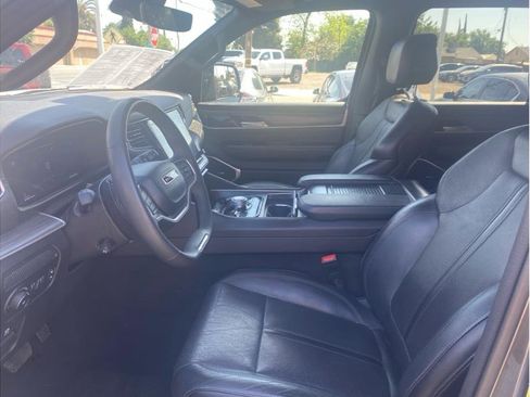 Used 2024 Jeep Wagoneer Series II w/ Flexible Seating Group AWD/4WD image 17