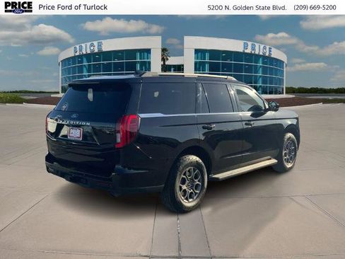 Certified 2025 Ford Expedition Active AWD/4WD image 5