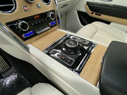 Used 2019 Rolls-Royce Cullinan AWD/4WD image 22
