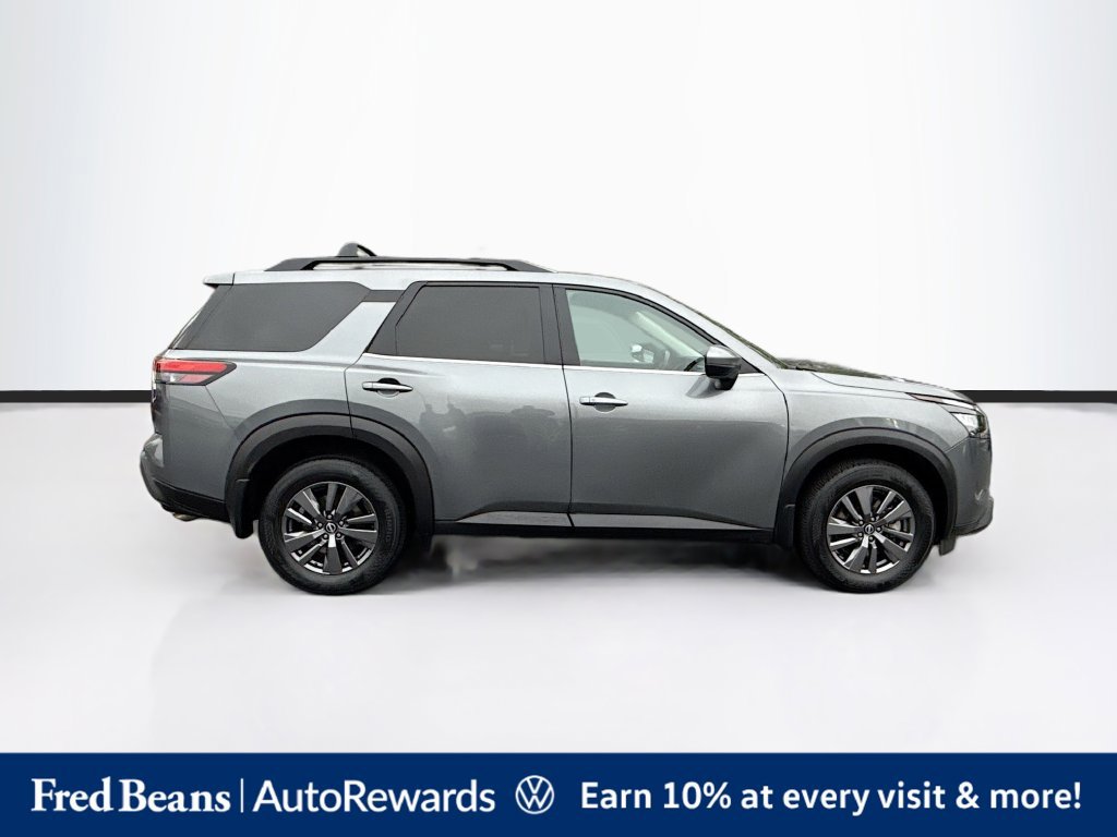 Used 2023 Nissan Pathfinder SV AWD/4WD image 11