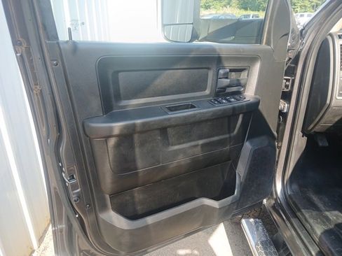 Used 2018 RAM 3500 Tradesman w/ Chrome Appearance Group image 50